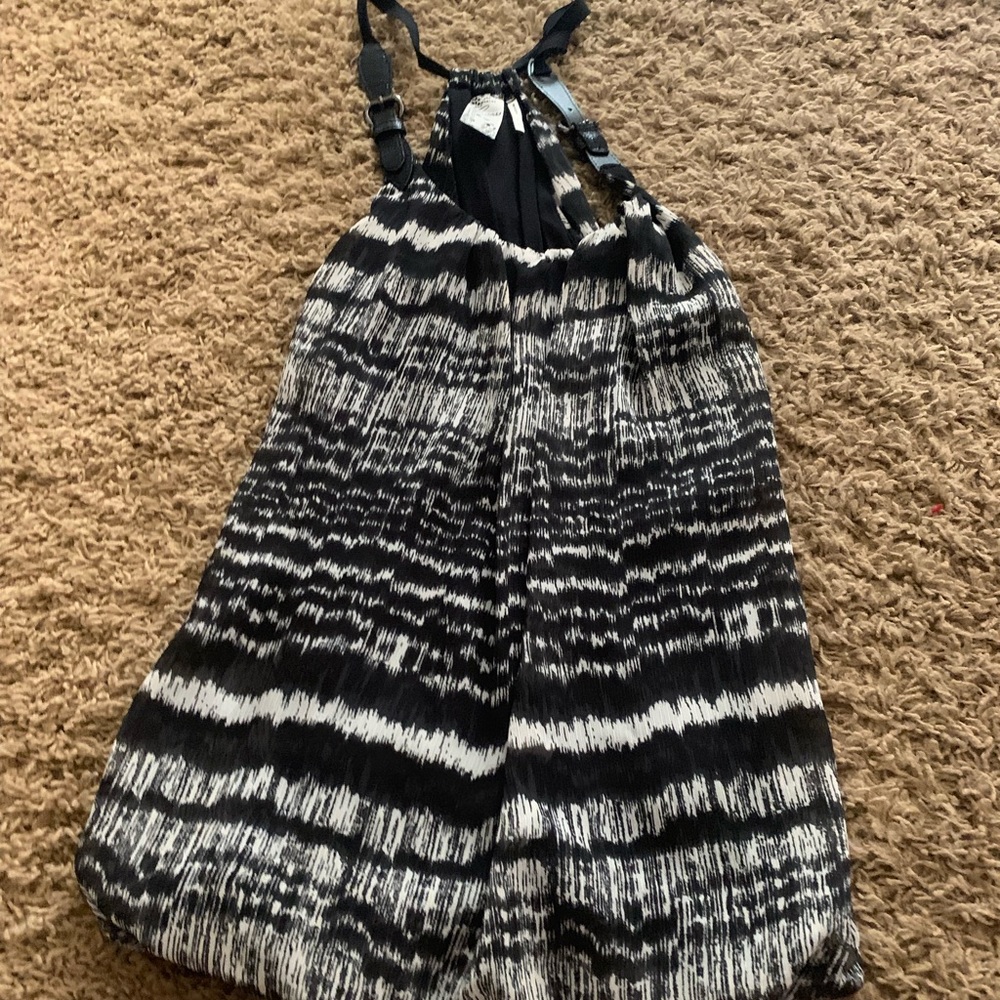 Guess tank